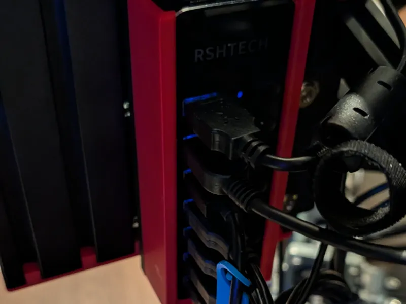 USB hub holder for RSHTECH 7 Port Powered USB 