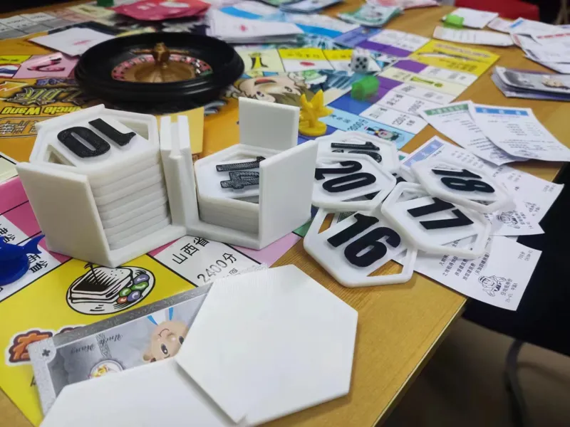 Board games, number cards and box 桌游号码牌和收纳盒