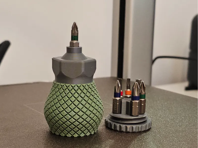 Magnetic screwdriver