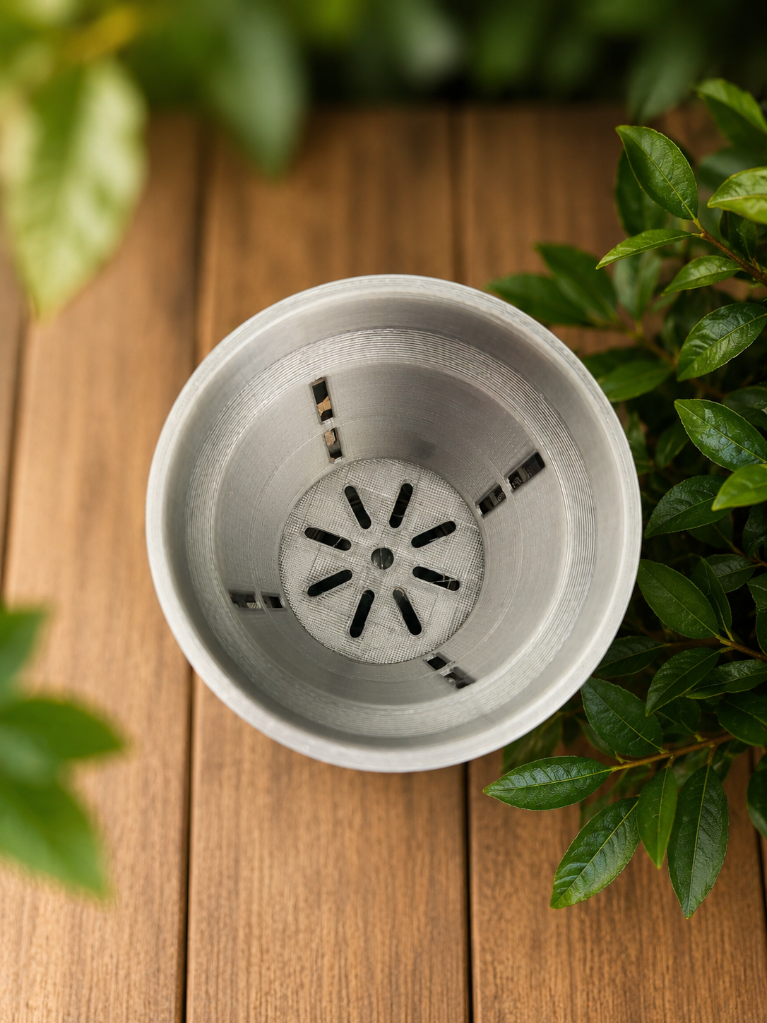 Miniatura 2 do modelo 3D Monstera Planter / Pot