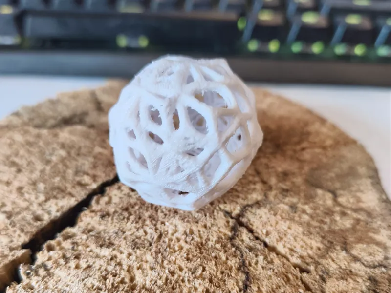 modern light christmas bauble 2.0
