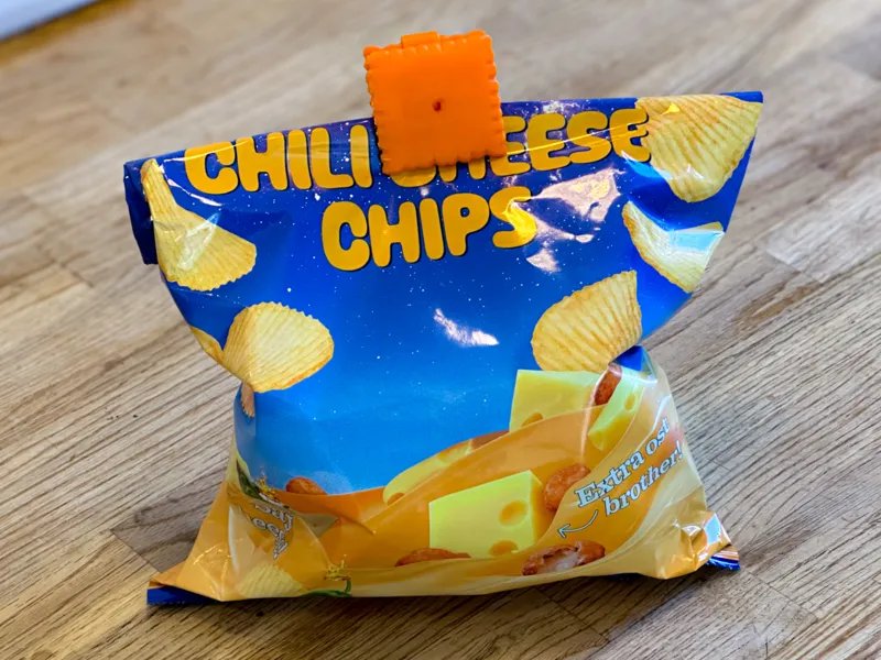 Cheez-Itz Clip