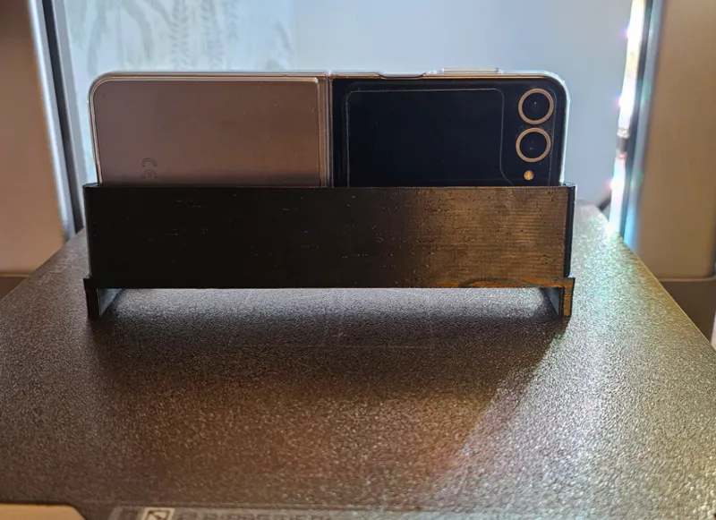 Galaxy 23 ultra, S24 ultra and Flip6 tilted stand