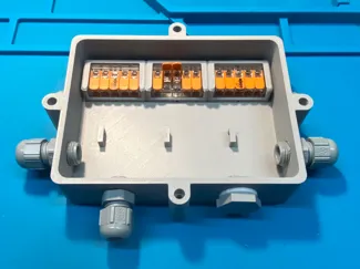 Abzweigdose mit Wago 221 Klemmen