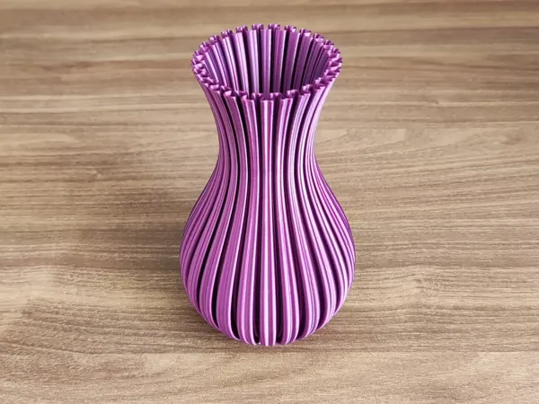 Vase à motif de petits cœurs