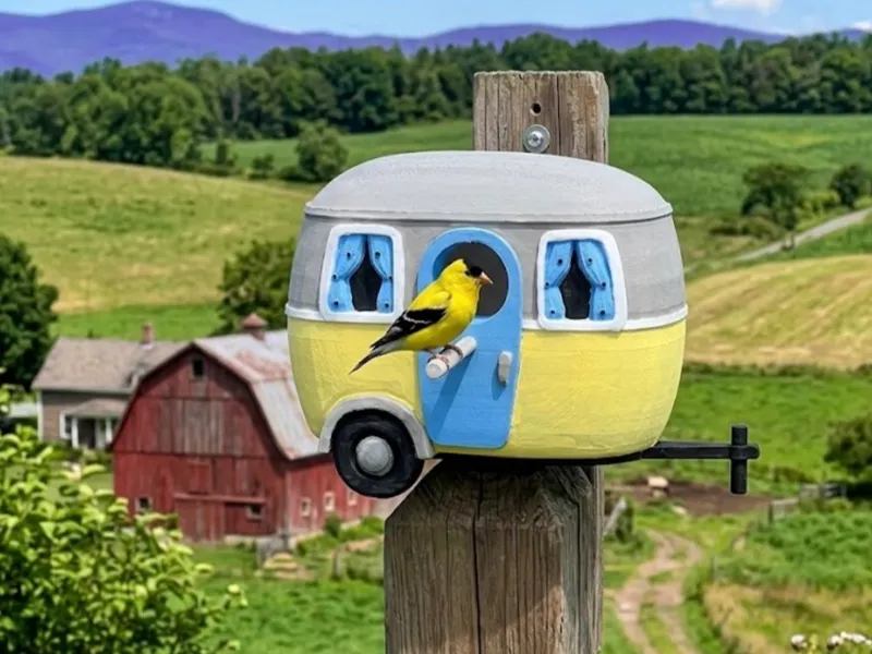 VINTAGE MINI CAMPER BIRDHOUSE W/ CLEANOUT DRAWER 