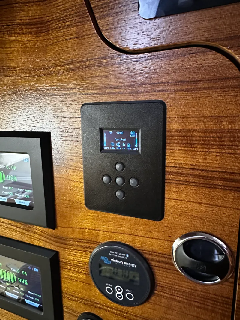 Afterburner flush mount case