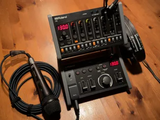 Dual Roland Aira Stand