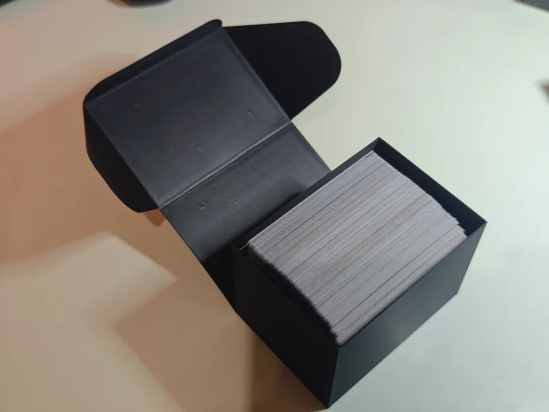 Ultralight Heavy-Duty Card Box (200 unsleeved)
