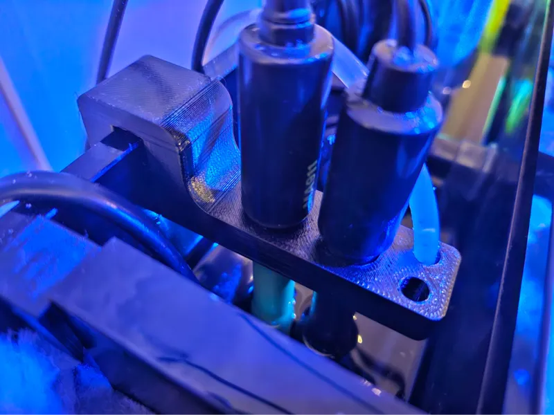 Aquarium probe and dosing line holder
