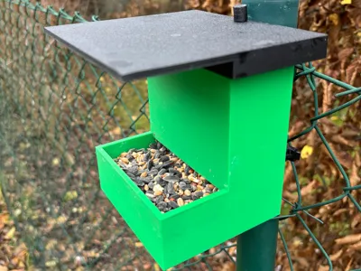 Bird feeder