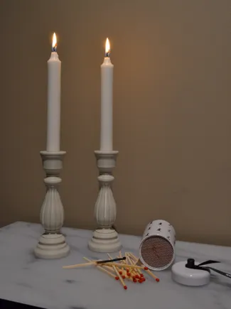 Roman style crown candle holder