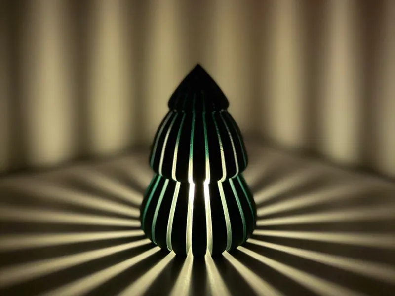 Sliced Modern Pine Tree w/Led Tealight
