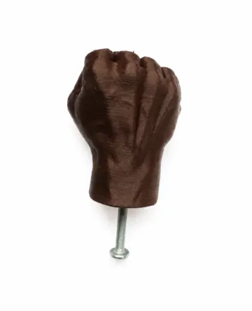Letrero o emblema decorativo: Fist Cabinet Knob – Bold Furniture Handle — vista de referencia 4