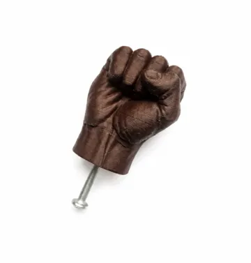 Letrero o emblema decorativo: Fist Cabinet Knob – Bold Furniture Handle — vista de referencia 3