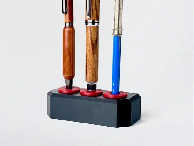 MC Universal Pen Holder | Selfadjusting Organizer