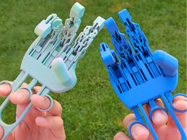 Overengineered Mechanical Hand V2 - 4 Fingers!