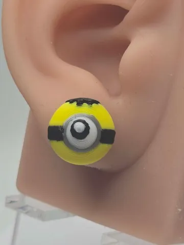 Pendientes: Minion Stud Earrings — vista de referencia 2