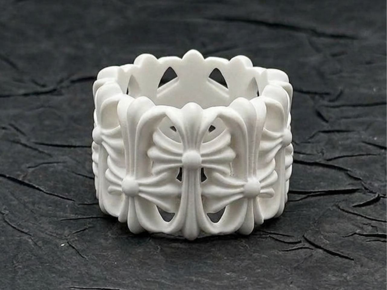 Miniatura 1 do modelo 3D Chrome Hearts Style Ring