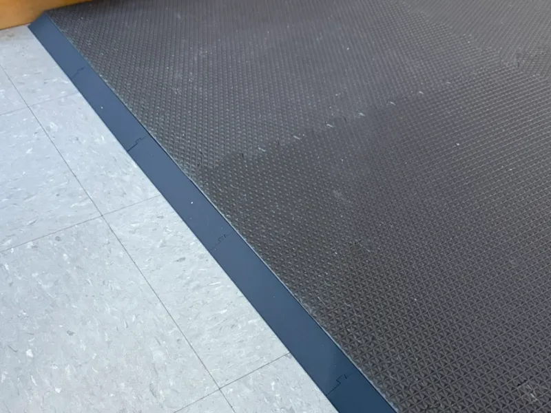 Robot Vacuum Ramp for Norsk-Stor Foam Mats