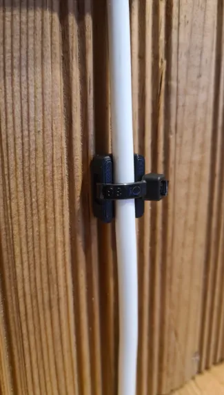 Cable holder