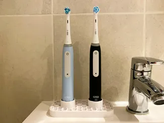 Electric Toothbrush Holder with Drain - Oral B iO