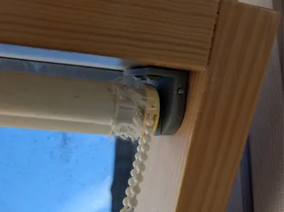 Bracket for roller blinds