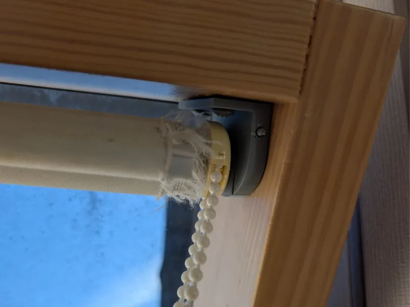 Bracket for roller blinds
