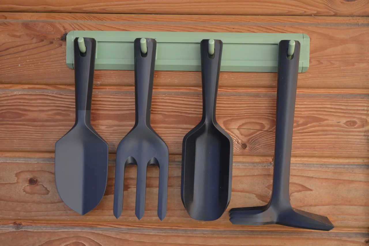Gardening Tool-Set & wall mount view 2