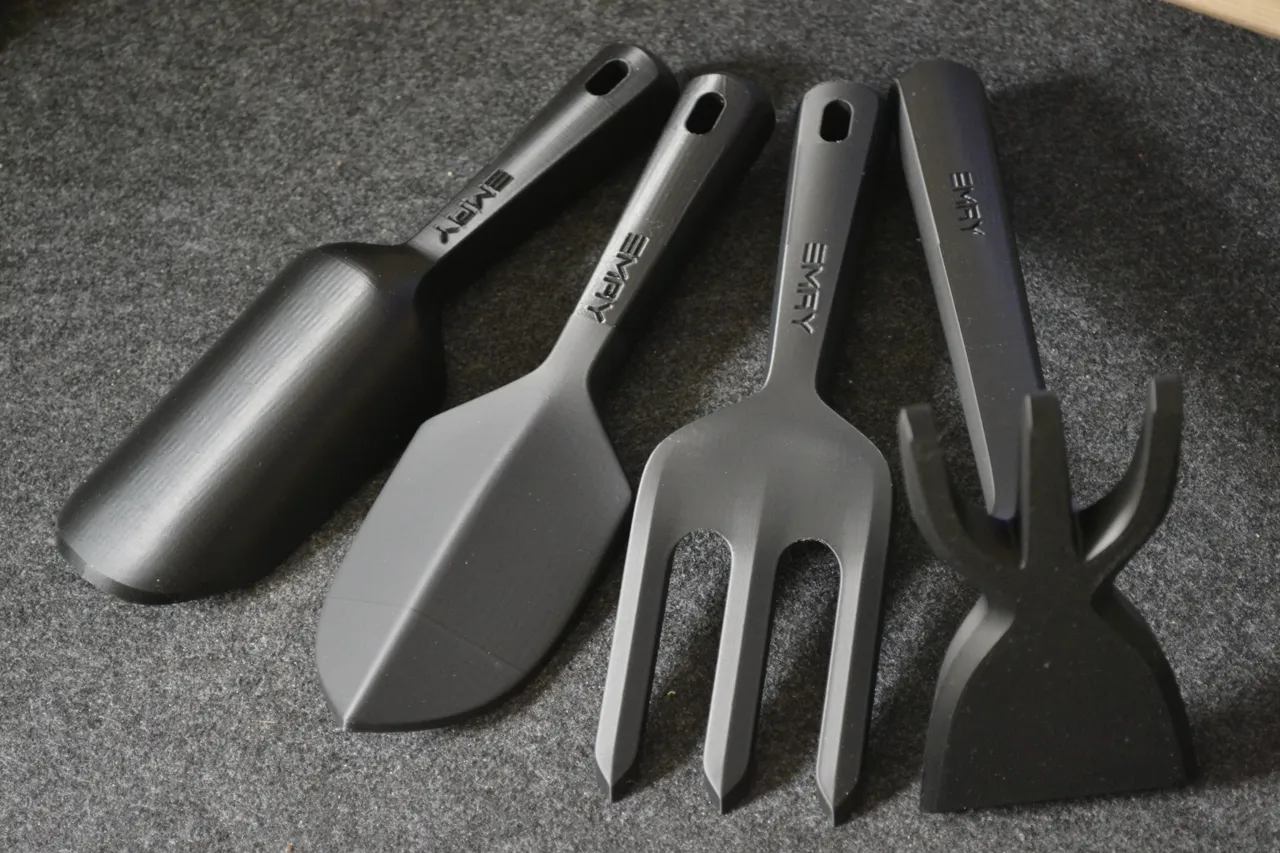 Gardening Tool-Set & wall mount view 3