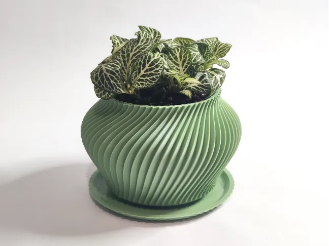 Planter spiral vase
