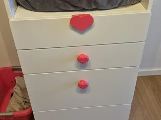 Schubladengriff / Knauf Herzform für Kinder