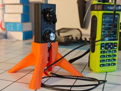 ZFGL QRP antenna desk stand