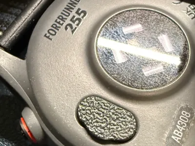 Garmin Forerunner 255 cable cap