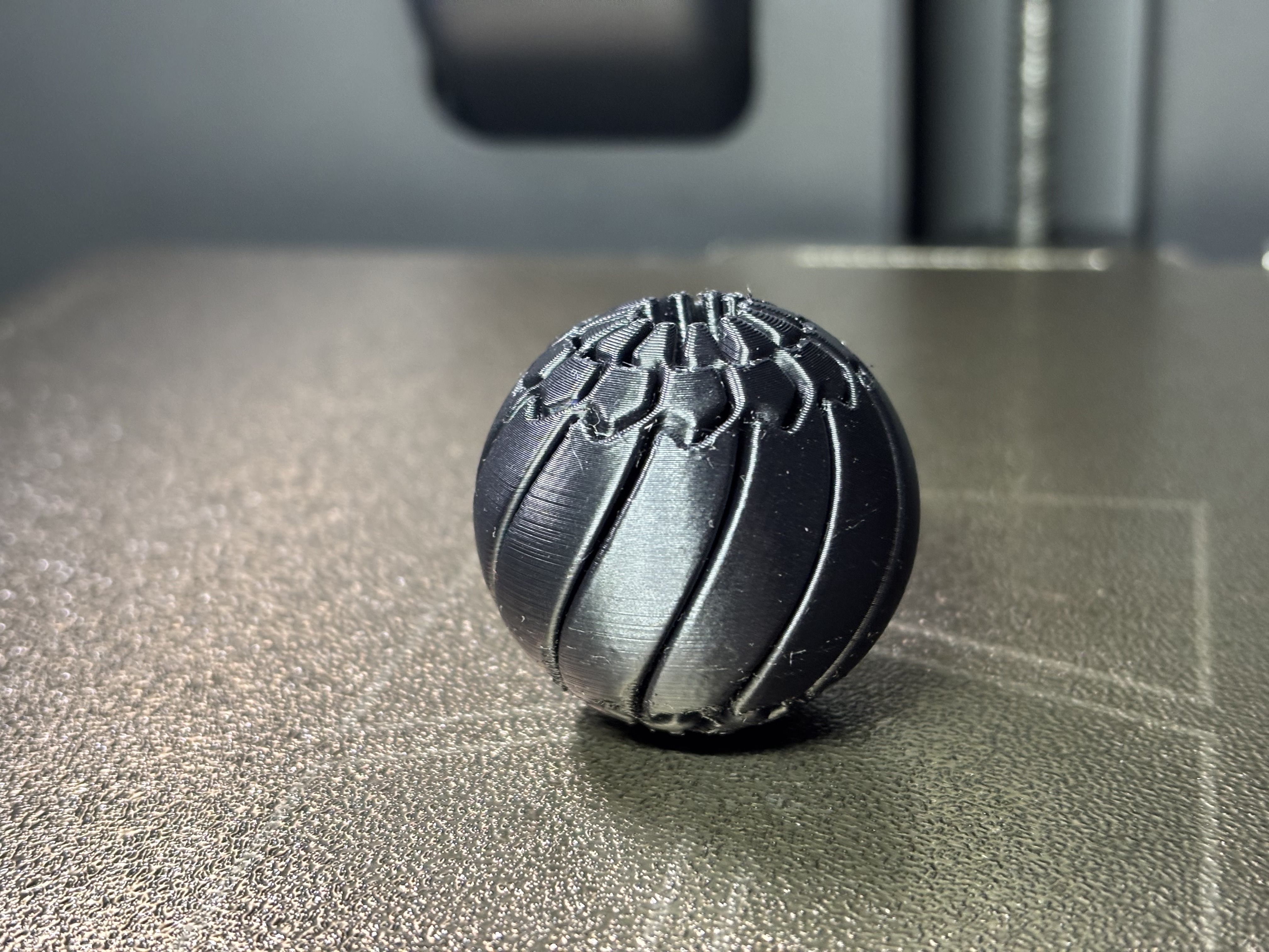 Miniatura 2 do modelo 3D Small Twisty Fidget Sphere (3.5cm diameter)