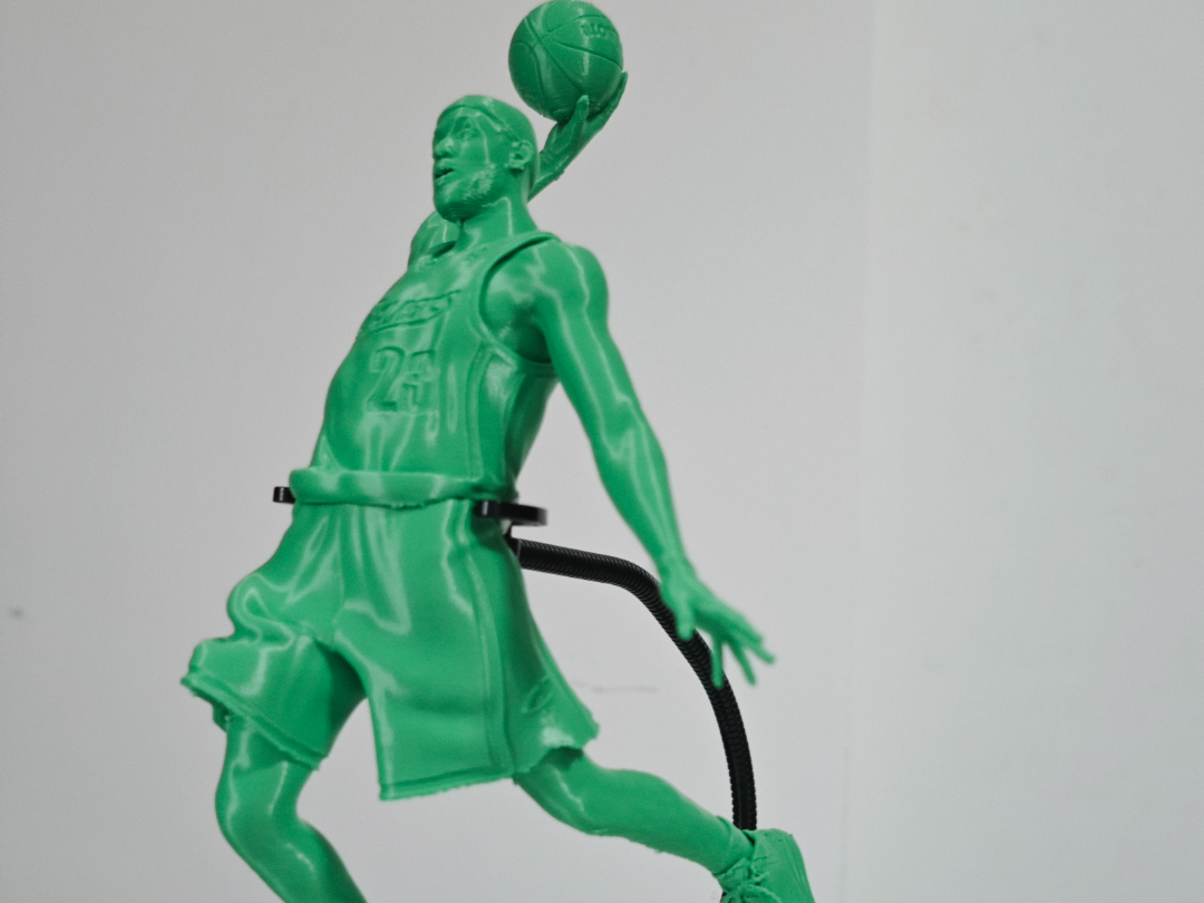 Miniatura 1 do modelo 3D NBA手办系列 骑士 勒布朗·詹姆斯 战斧扣篮（一体打印/分件打印/高细节）