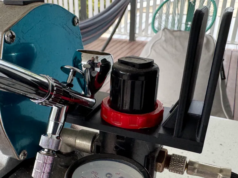 Compressor airbrush holder