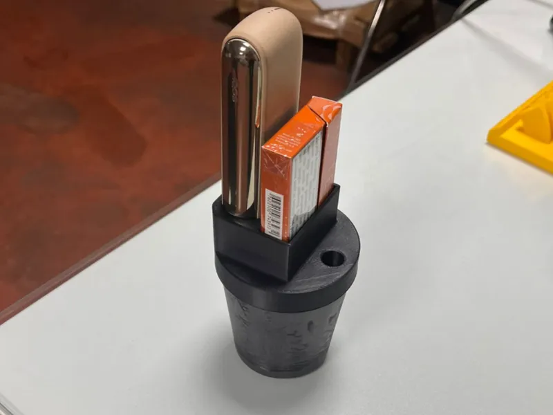 IQOS ILLUMA i HOLDER WITH ASHTRAY