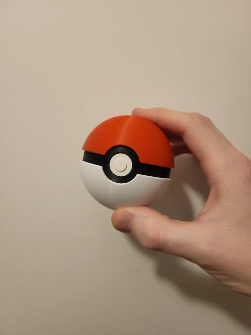 Pokeball - Magnetic Pokeball Container 