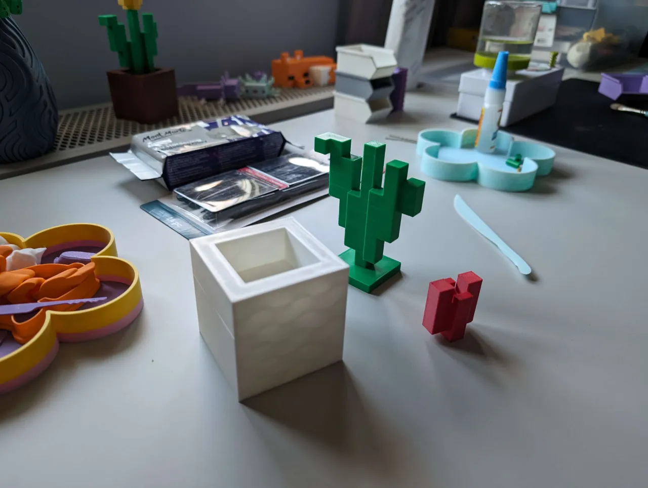 Minecraft Tulip Flower in Pot view 2