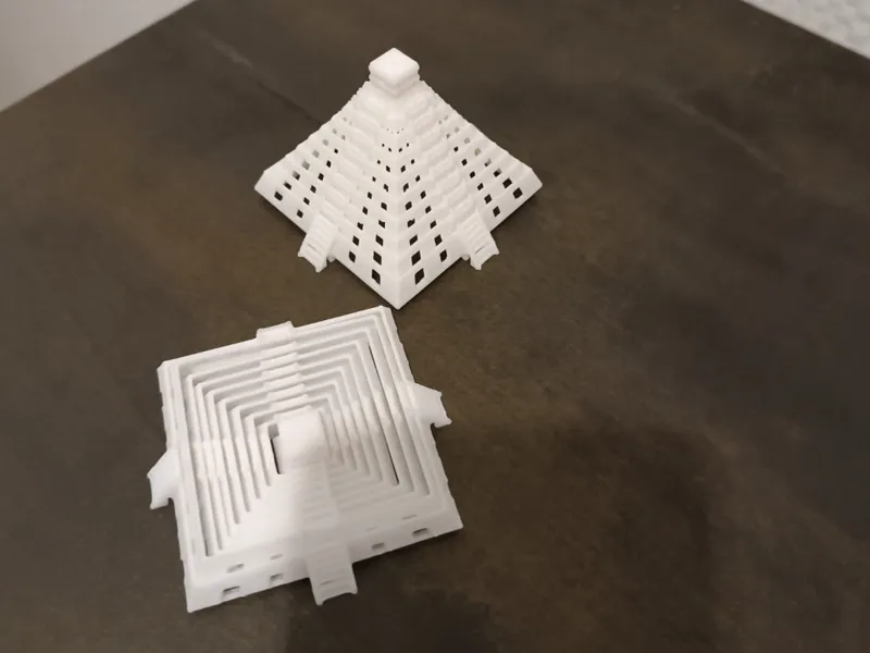 Piràmide azteca telescòpica FIDGET plegable