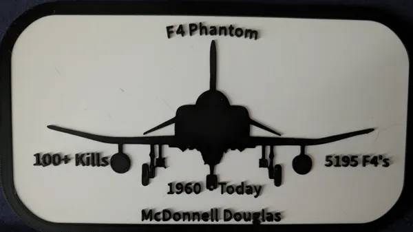 Avion F4 Phantom — pièce hommage