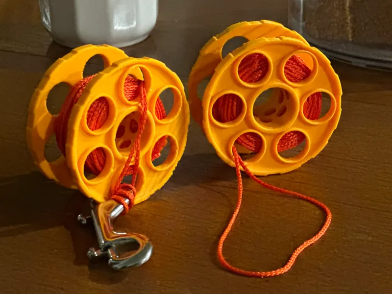 Simple SCUBA dive spool for a DBMB or an SMB