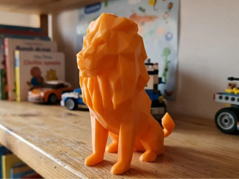 Low-Poly Sitting Lion