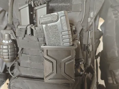 Universal AR15 / M4 Magazine Pouch – "Hex-Mag"