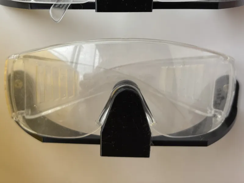 Safety Glasses Holder full support (no wobble)