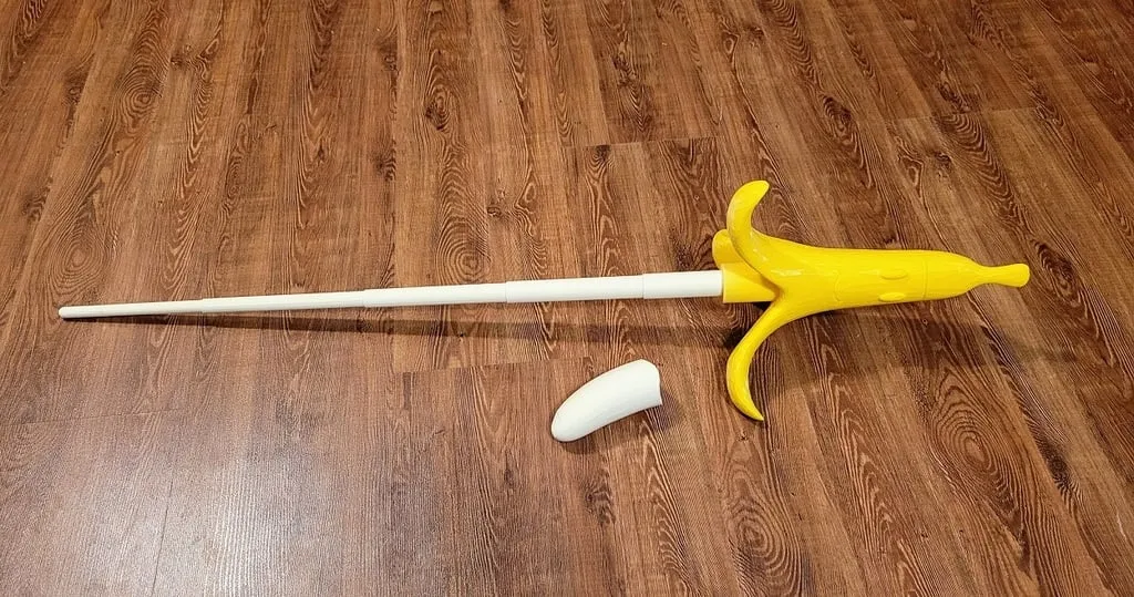 Banana Saber [Collapsing Lightsaber / Sword] view 4