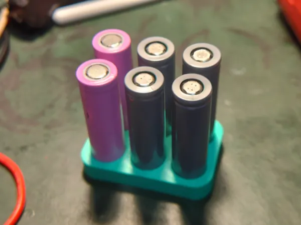 Support pour 6 batteries 18650