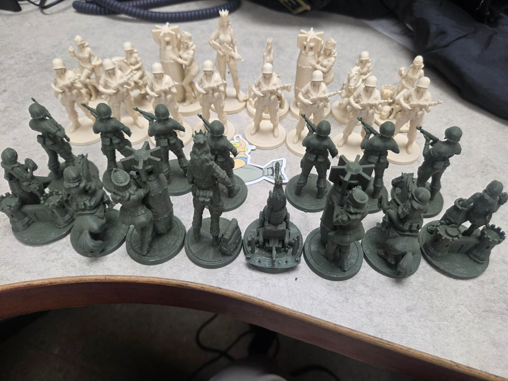 Pin-Up Army Women Chess Set – Toy Soldier Edition 