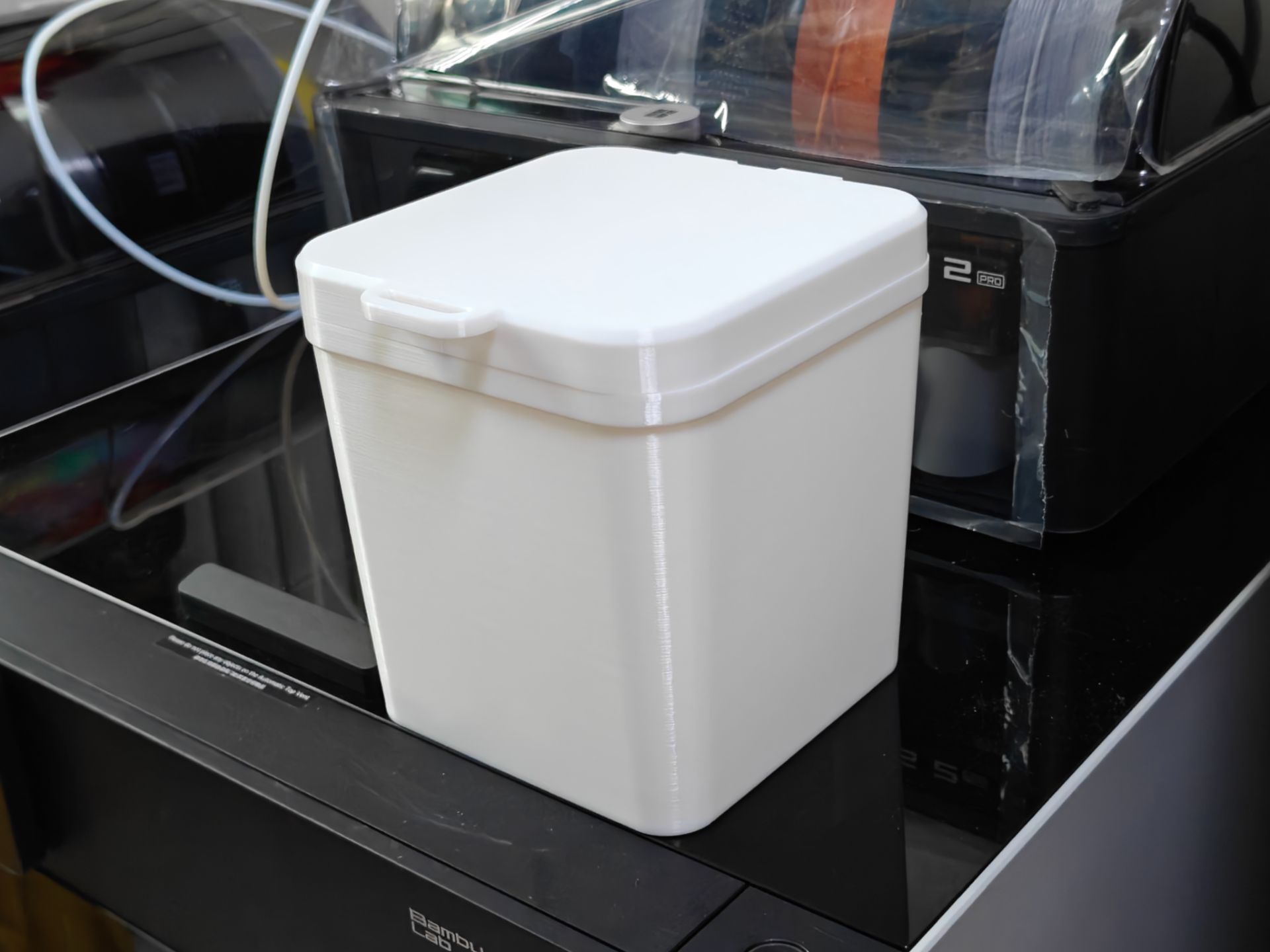 Miniatura 1 do modelo 3D 桌面垃圾桶12*12*14CM，可无五金件，结实！
